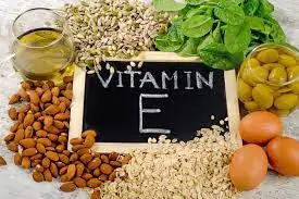 يساعد فيتامين E في التخفيف من الآثار المؤلمة التي يتسبب بها انقطاع الطمث